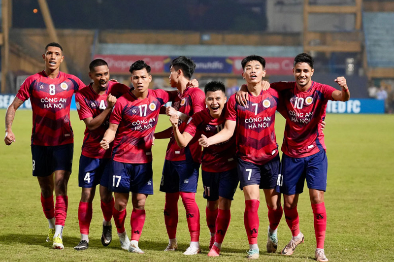 doi-dau-nha-vua-thai-lan-o-chung-ket-cahn-thiet-lap-ky-luc-chua-tung-co